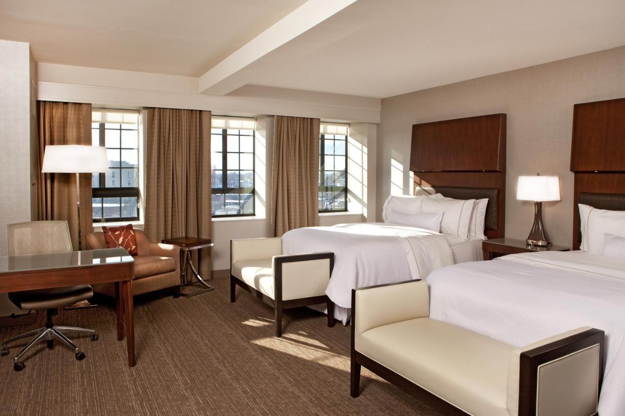 The Westin Portland Harborview Hotel Room photo
