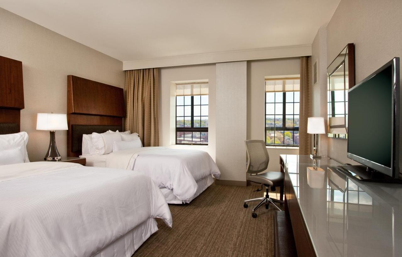 The Westin Portland Harborview Hotel Room photo